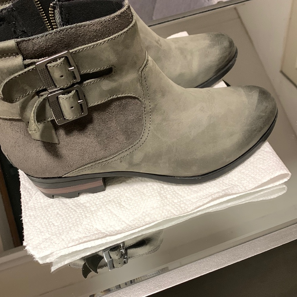 Sorel women’s booties size‎ 8.5